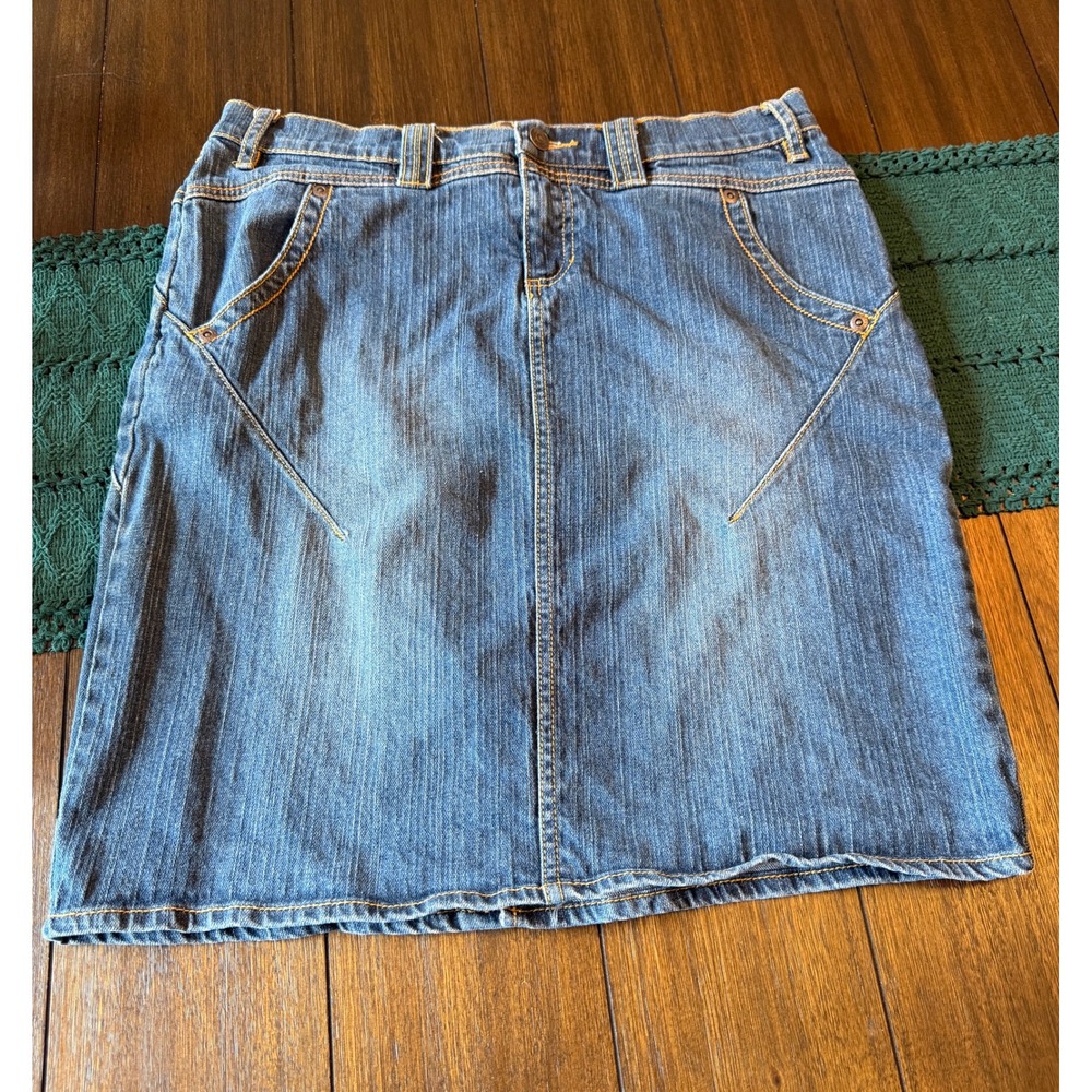 Daisy Fuentes Denim Mini Skirt Medium Wash Blue Jean Skirt Size 8